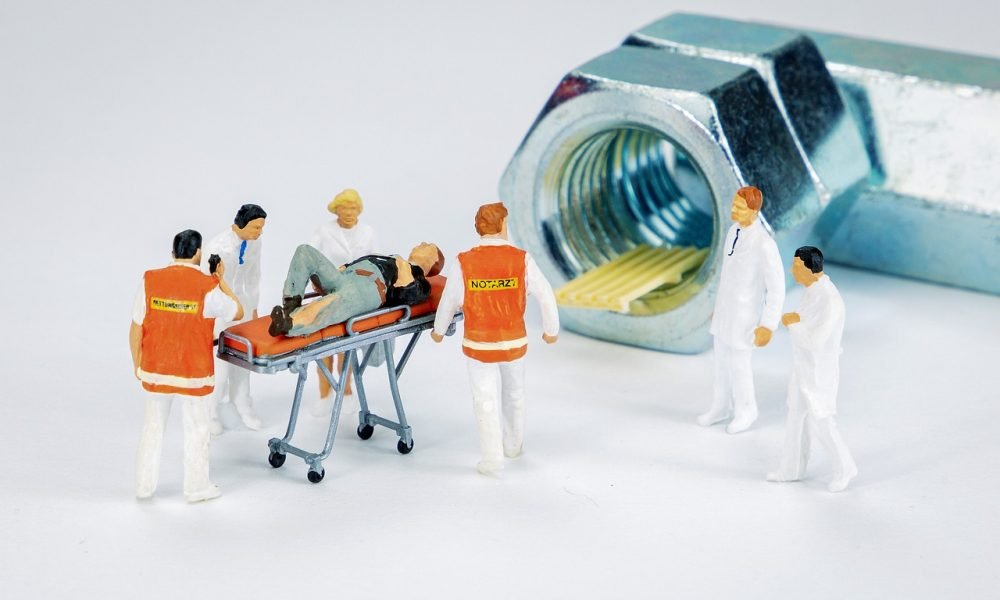 accident, rescue, miniature-5924724.jpg